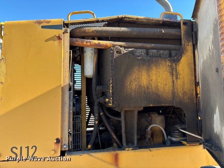 image for item EC8156 1998 John Deere 670C motor grader