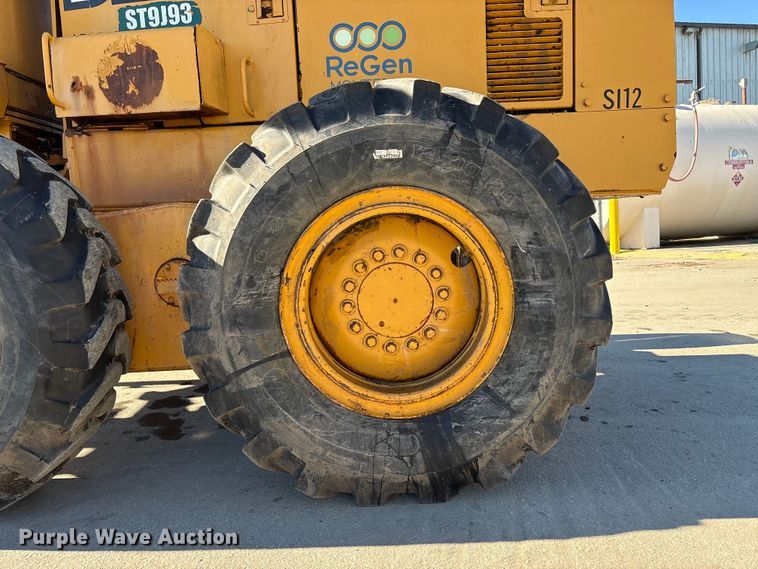 image for item EC8156 1998 John Deere 670C motor grader