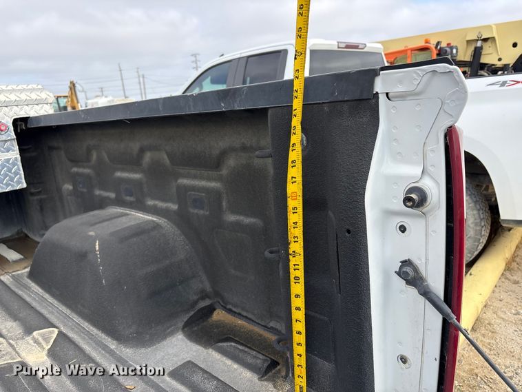 image for item EC8158 2019 Chevrolet Silverado 1500 LT Double Cab pickup truck