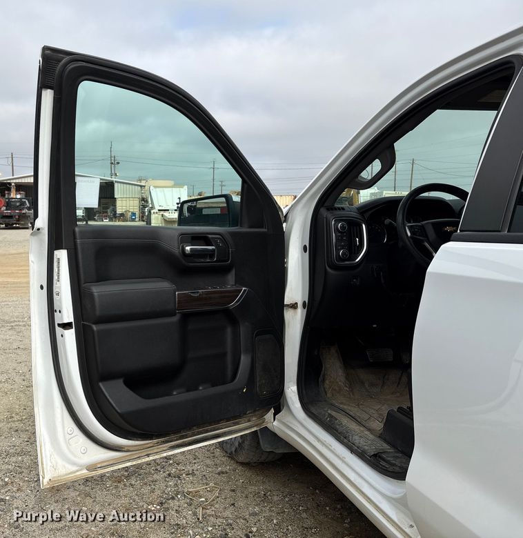 image for item EC8158 2019 Chevrolet Silverado 1500 LT Double Cab pickup truck