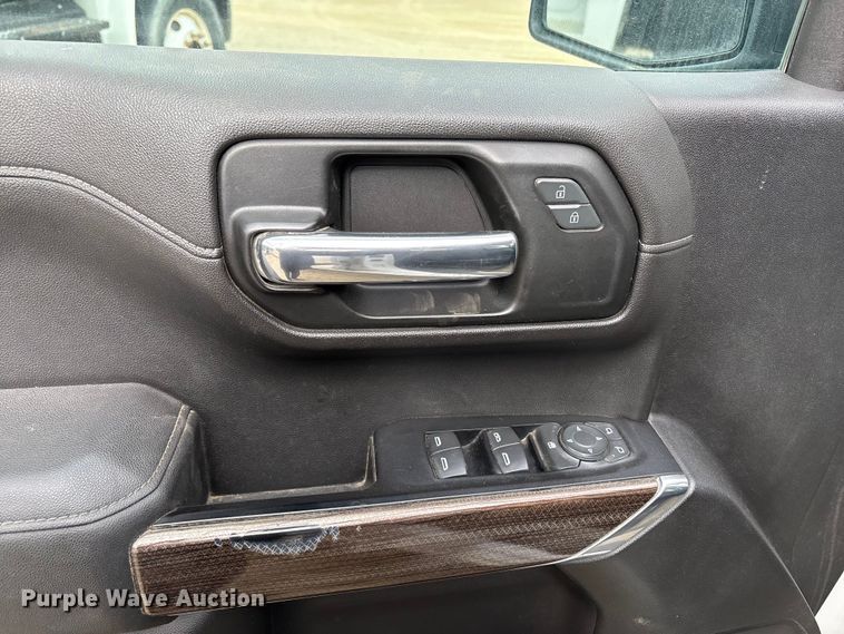 image for item EC8158 2019 Chevrolet Silverado 1500 LT Double Cab pickup truck