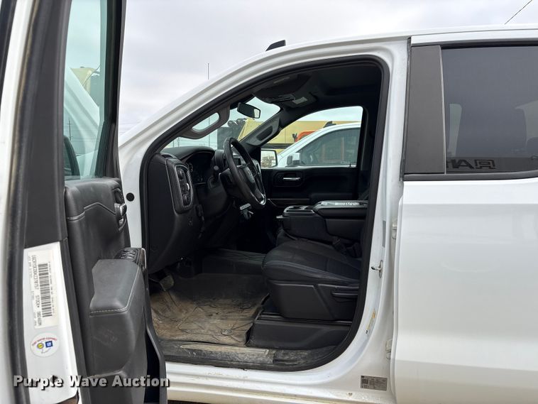 image for item EC8158 2019 Chevrolet Silverado 1500 LT Double Cab pickup truck