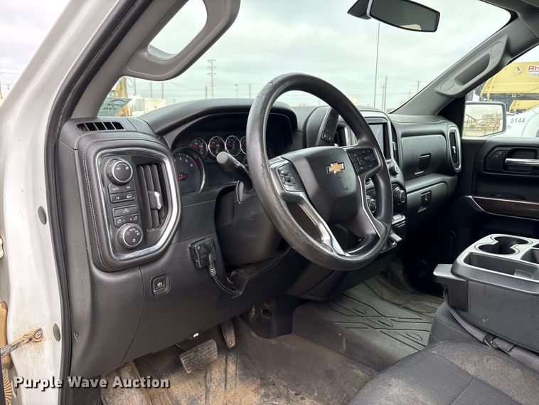 image for item EC8158 2019 Chevrolet Silverado 1500 LT Double Cab pickup truck