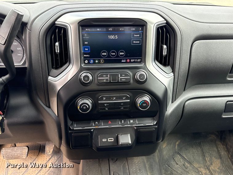 image for item EC8158 2019 Chevrolet Silverado 1500 LT Double Cab pickup truck