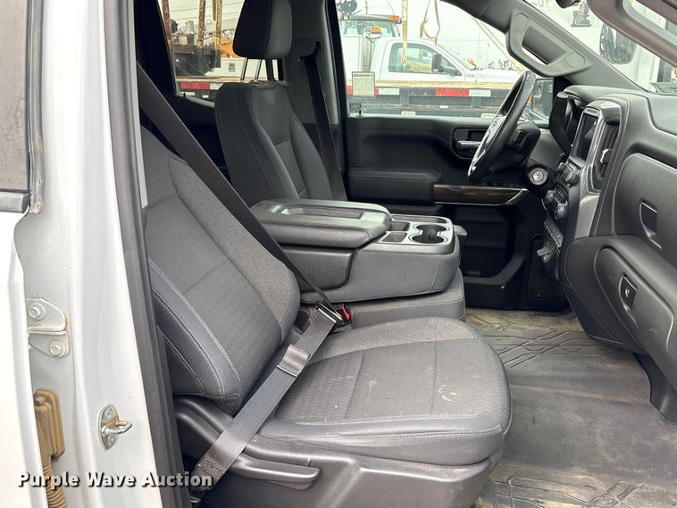 image for item EC8158 2019 Chevrolet Silverado 1500 LT Double Cab pickup truck