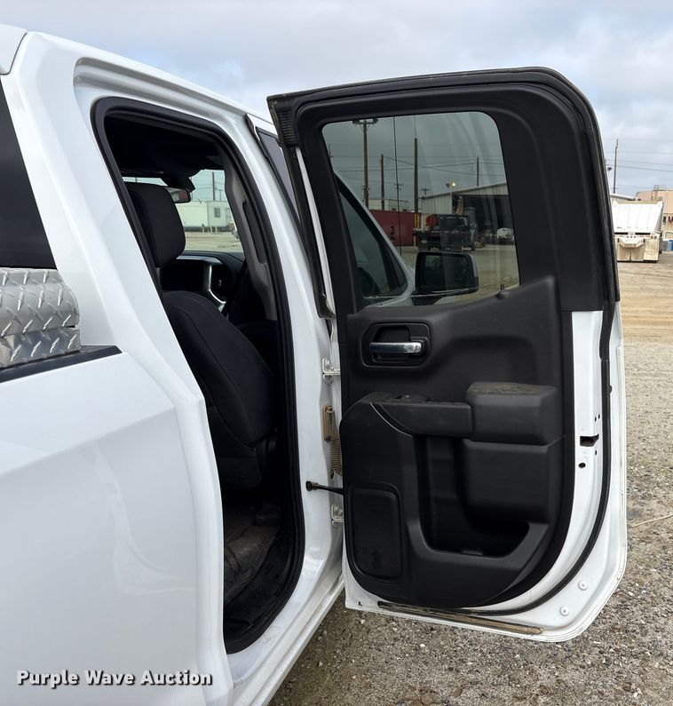 image for item EC8158 2019 Chevrolet Silverado 1500 LT Double Cab pickup truck