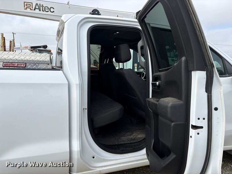 image for item EC8158 2019 Chevrolet Silverado 1500 LT Double Cab pickup truck