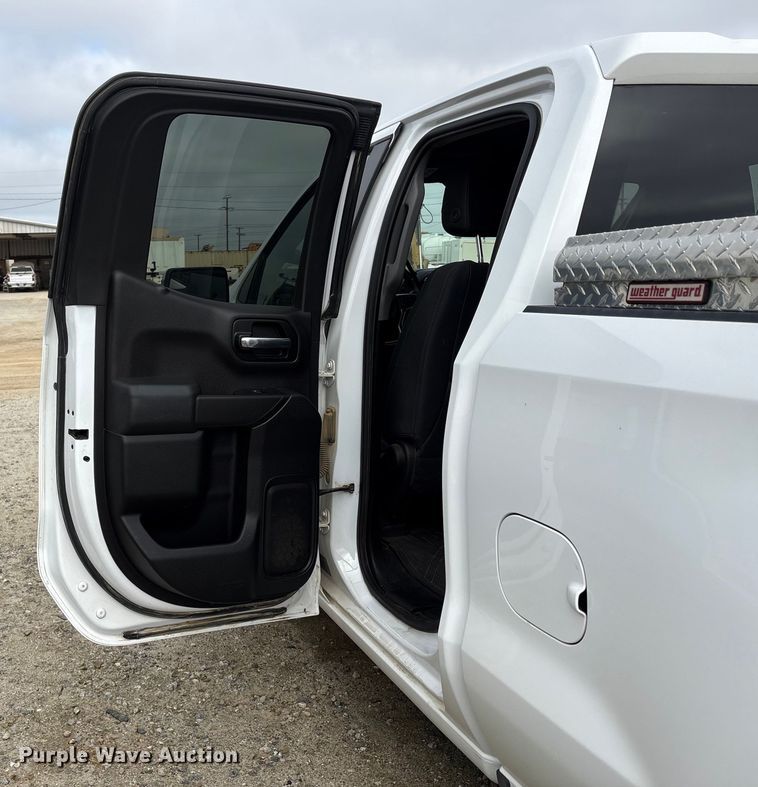 image for item EC8158 2019 Chevrolet Silverado 1500 LT Double Cab pickup truck