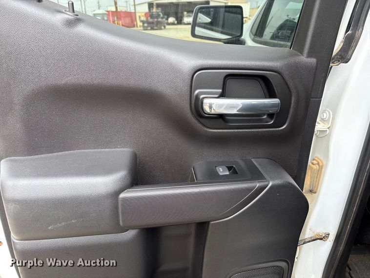 image for item EC8158 2019 Chevrolet Silverado 1500 LT Double Cab pickup truck