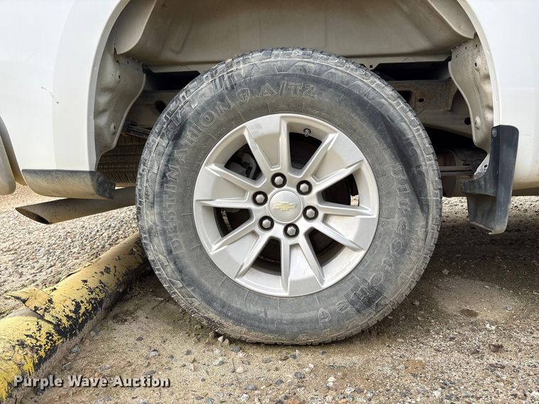 image for item EC8158 2019 Chevrolet Silverado 1500 LT Double Cab pickup truck