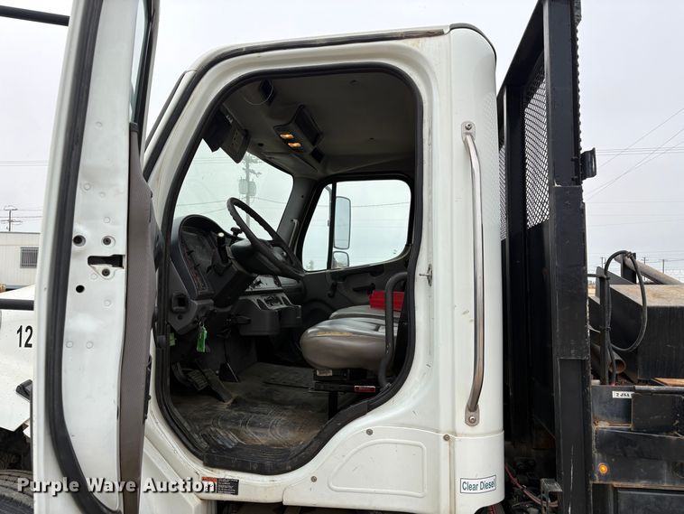 image for item EC8159 2012 Freightliner Business Class M2 flatbed truck