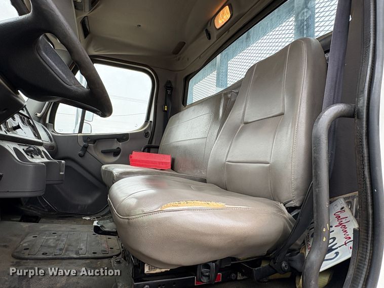 image for item EC8159 2012 Freightliner Business Class M2 flatbed truck