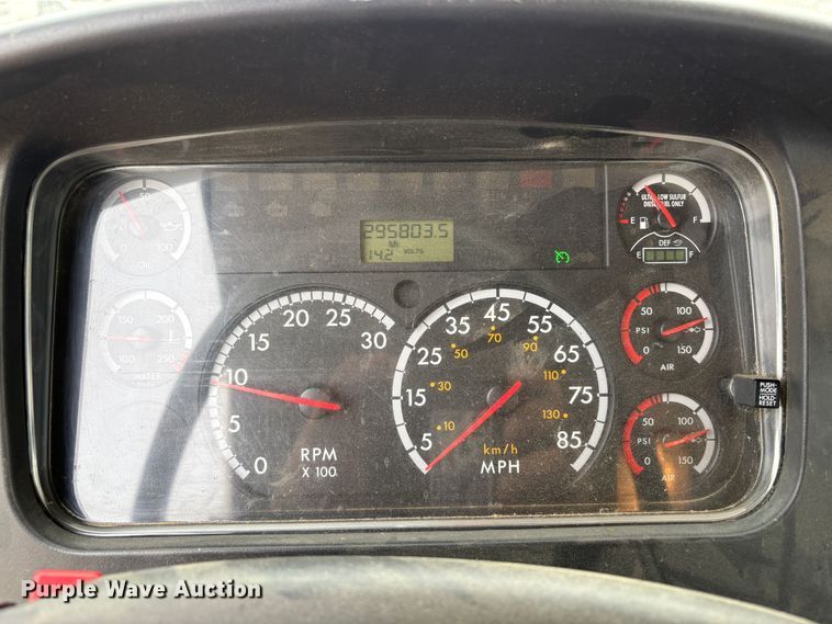 image for item EC8159 2012 Freightliner Business Class M2 flatbed truck