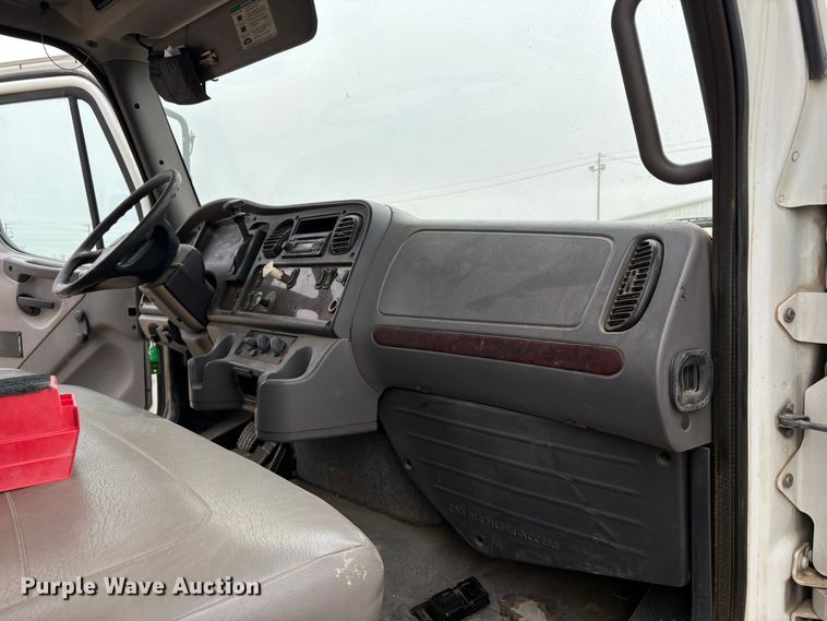 image for item EC8159 2012 Freightliner Business Class M2 flatbed truck