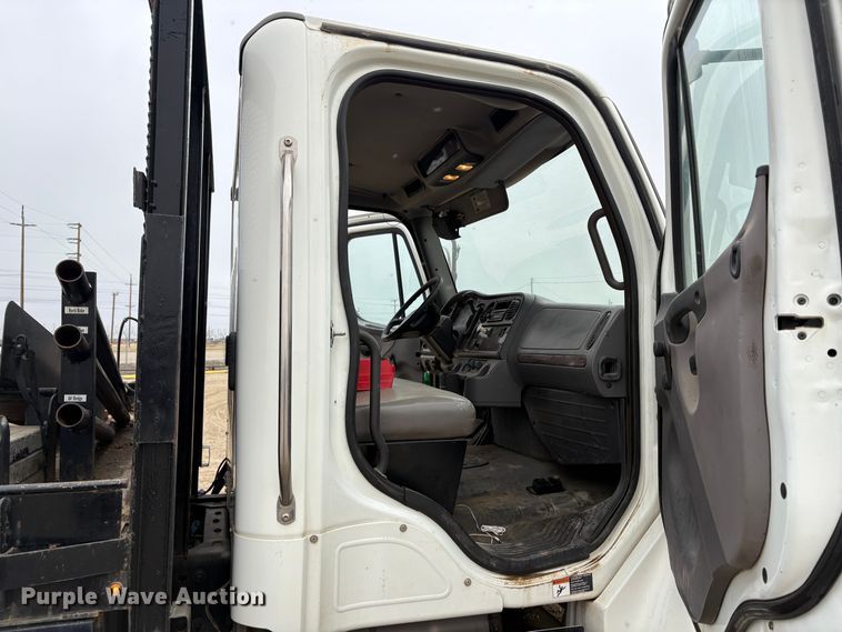 image for item EC8159 2012 Freightliner Business Class M2 flatbed truck