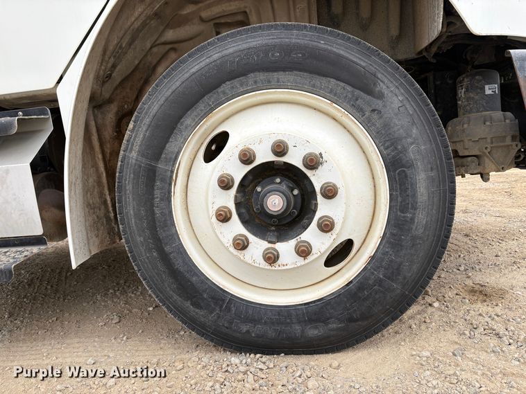 image for item EC8159 2012 Freightliner Business Class M2 flatbed truck