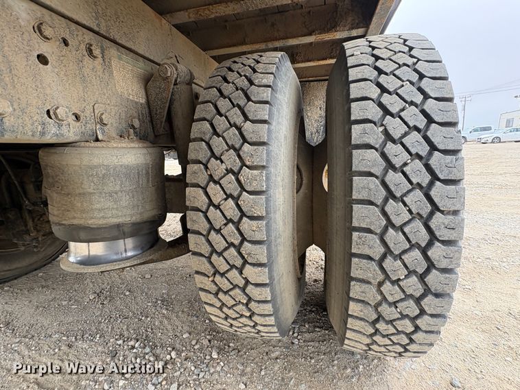 image for item EC8159 2012 Freightliner Business Class M2 flatbed truck