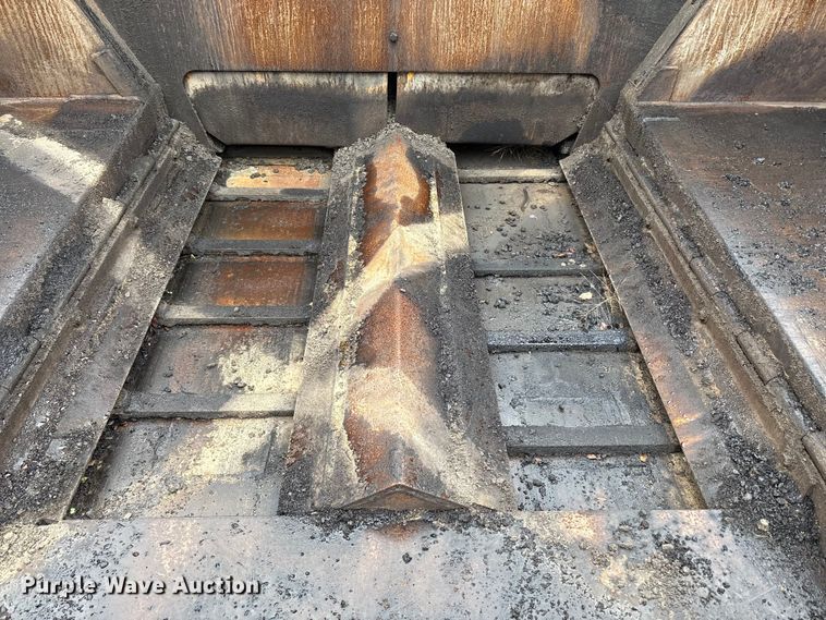 image for item EC8173 1999 Blaw-Knox PF-5510 paver