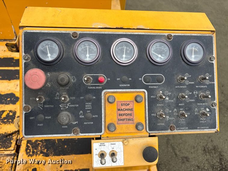 image for item EC8173 1999 Blaw-Knox PF-5510 paver