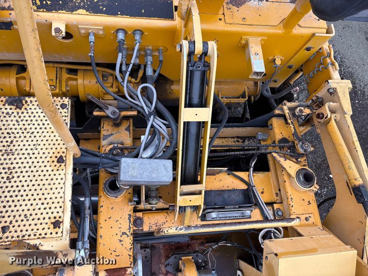 image for item EC8173 1999 Blaw-Knox PF-5510 paver