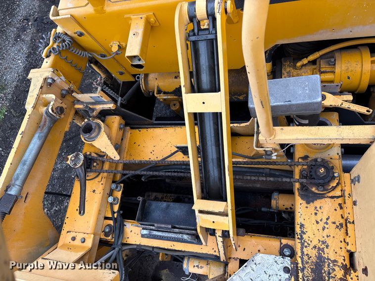 image for item EC8173 1999 Blaw-Knox PF-5510 paver