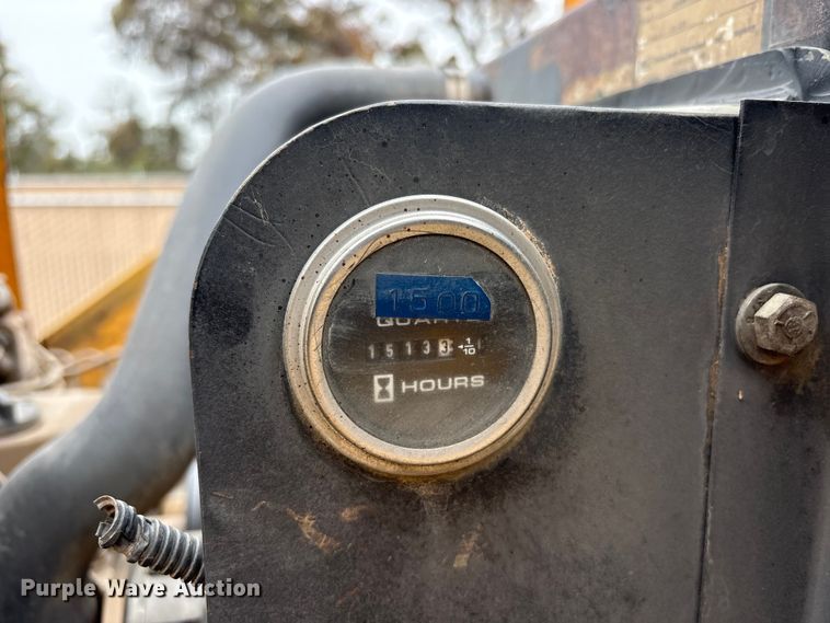 image for item EC8173 1999 Blaw-Knox PF-5510 paver