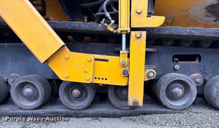 image for item EC8173 1999 Blaw-Knox PF-5510 paver