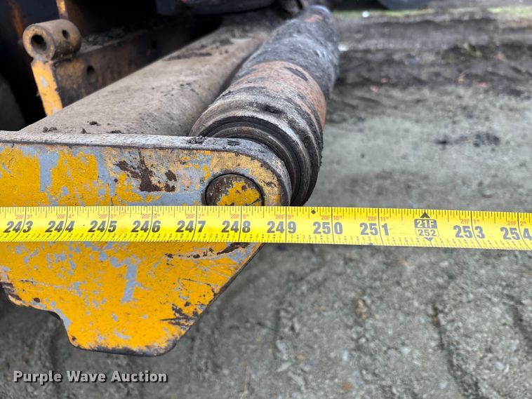 image for item EC8173 1999 Blaw-Knox PF-5510 paver