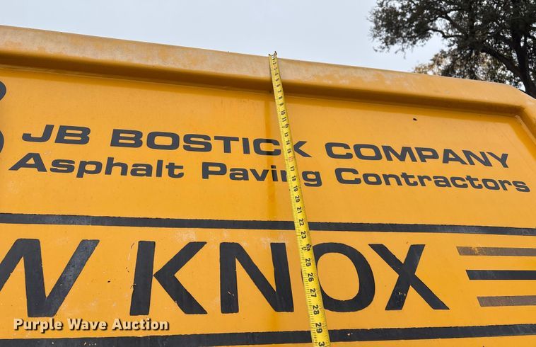 image for item EC8173 1999 Blaw-Knox PF-5510 paver