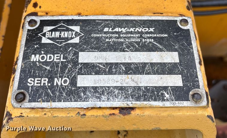 image for item EC8173 1999 Blaw-Knox PF-5510 paver