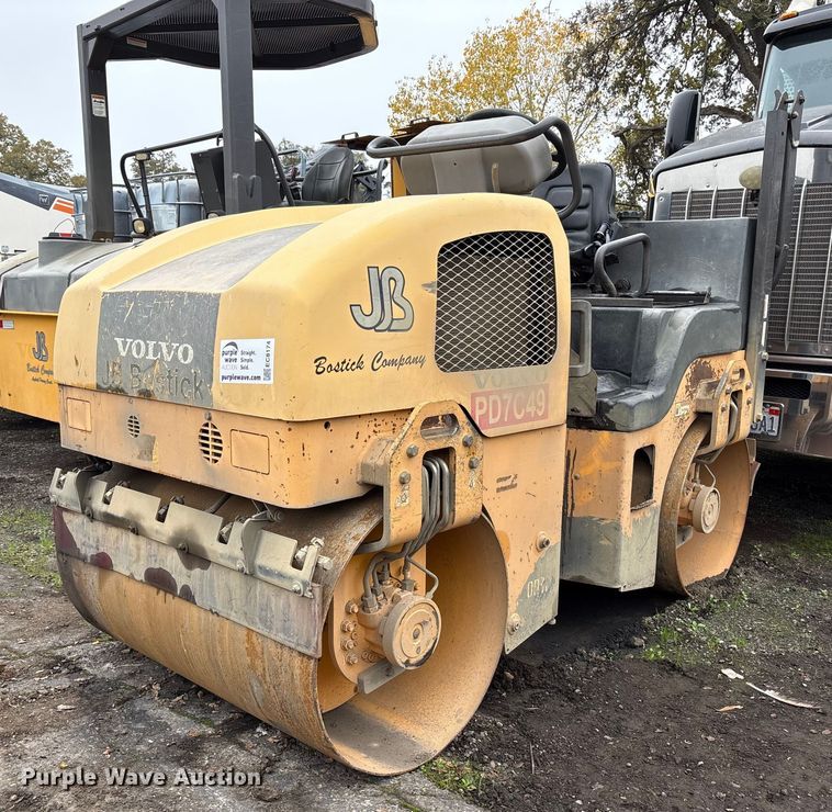 Volvo Dd31Hf Double Drum Vibratory Roller VIN: VCE00D31K0S276308 Lot: 999330647