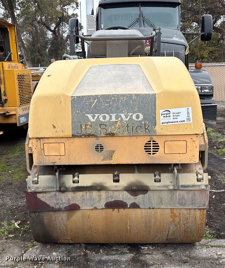 image for item EC8174 Volvo DD31HF double drum vibratory roller