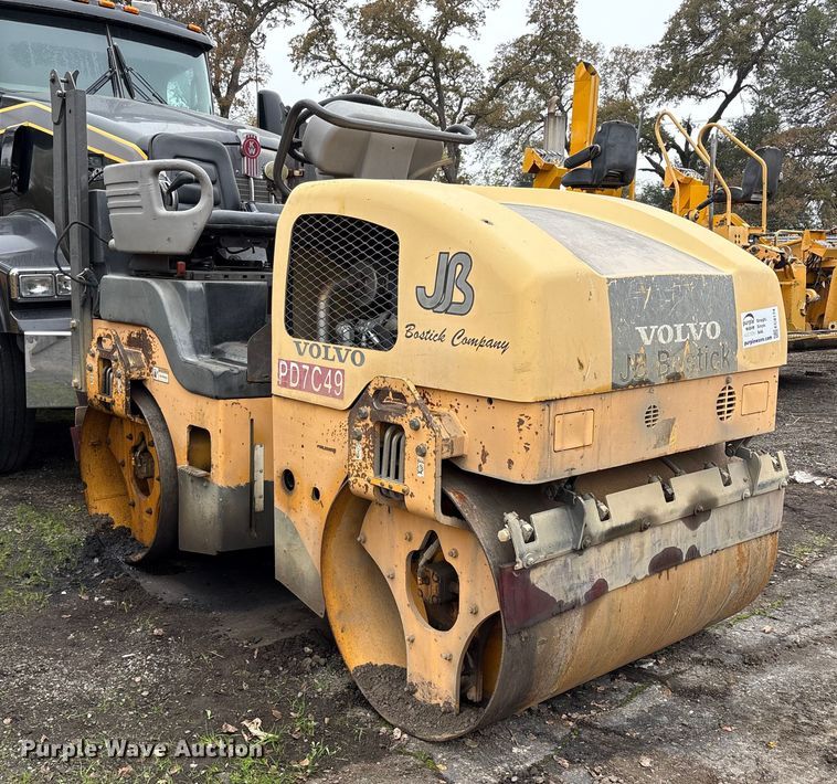 image for item EC8174 Volvo DD31HF double drum vibratory roller