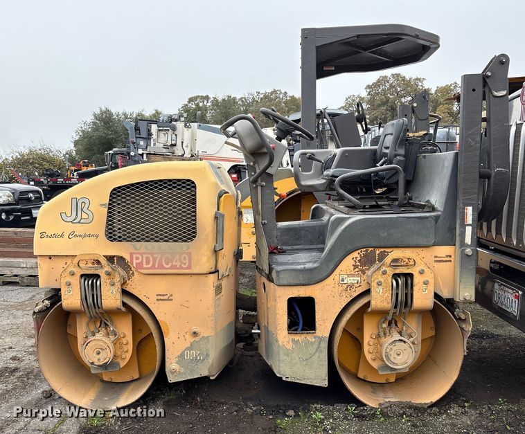 image for item EC8174 Volvo DD31HF double drum vibratory roller