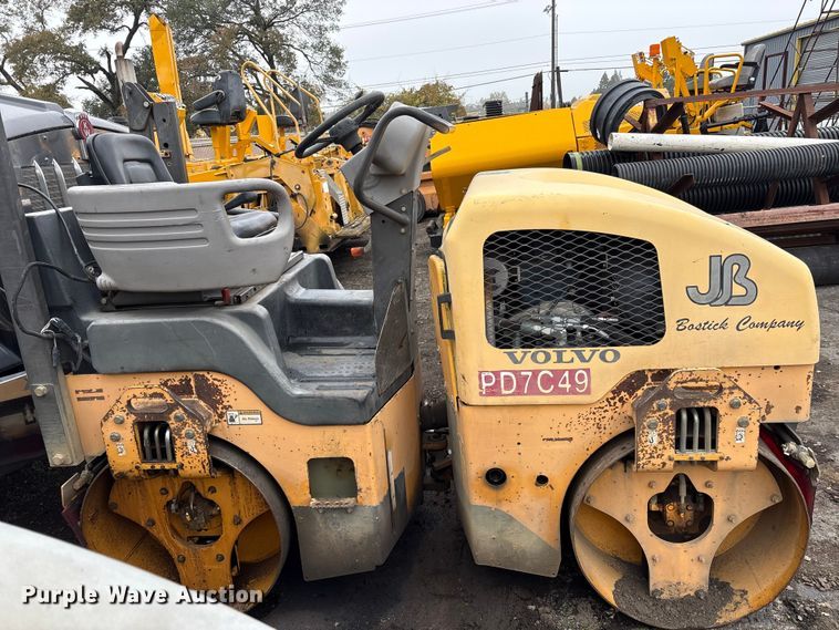 image for item EC8174 Volvo DD31HF double drum vibratory roller