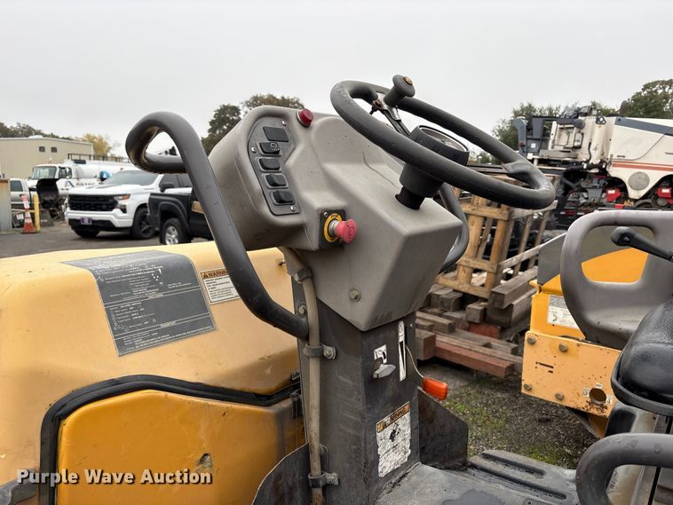 image for item EC8174 Volvo DD31HF double drum vibratory roller