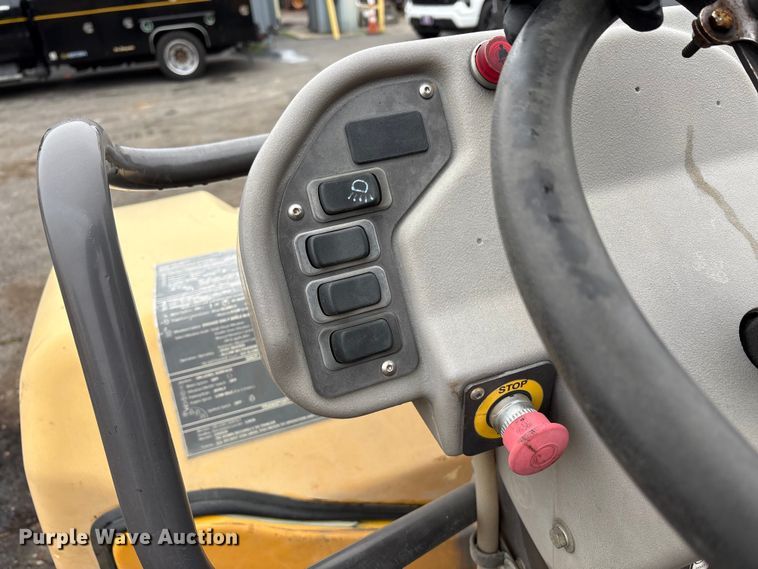 image for item EC8174 Volvo DD31HF double drum vibratory roller