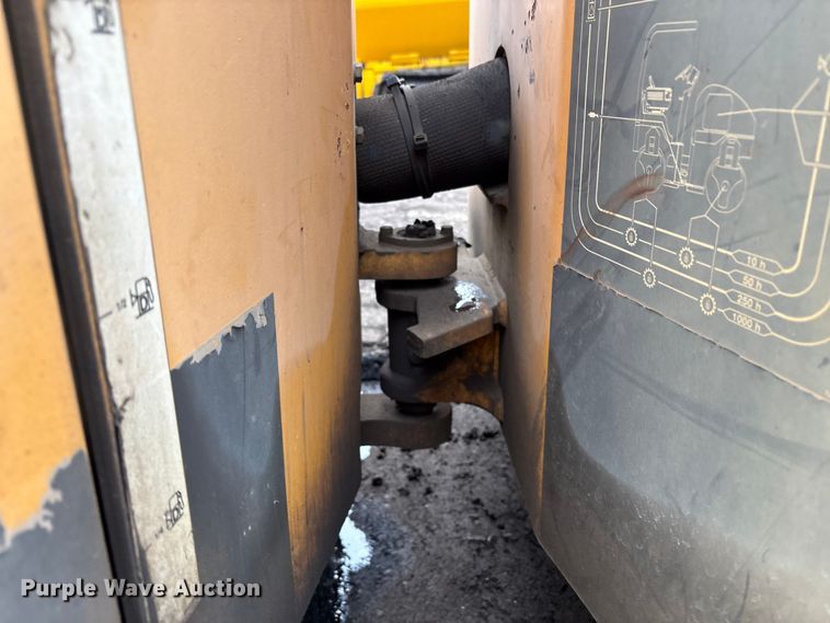 image for item EC8174 Volvo DD31HF double drum vibratory roller