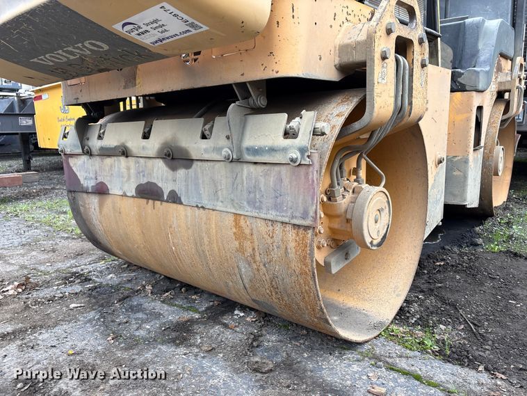 image for item EC8174 Volvo DD31HF double drum vibratory roller