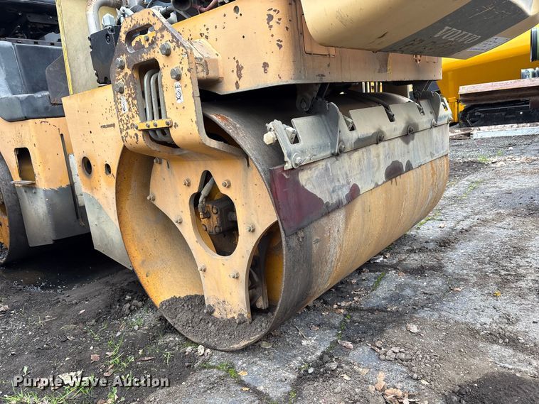 image for item EC8174 Volvo DD31HF double drum vibratory roller