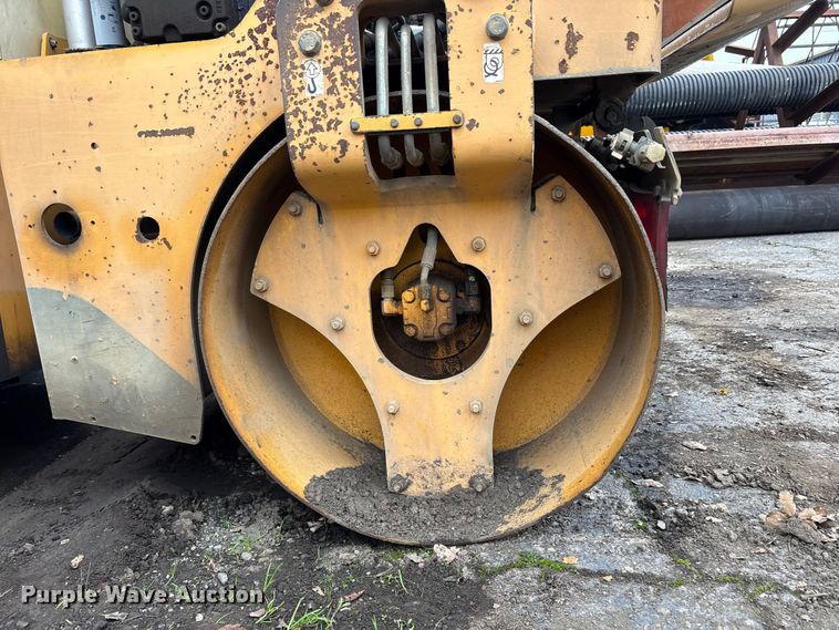 image for item EC8174 Volvo DD31HF double drum vibratory roller