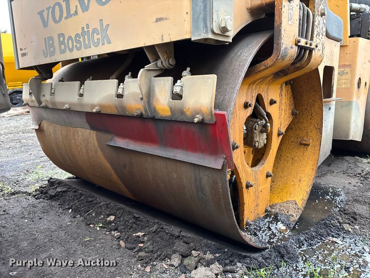 image for item EC8174 Volvo DD31HF double drum vibratory roller
