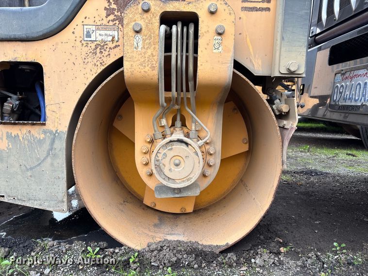 image for item EC8174 Volvo DD31HF double drum vibratory roller