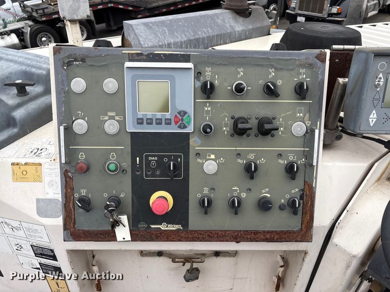 image for item EC8176 2008 Wirtgen W120F milling machine