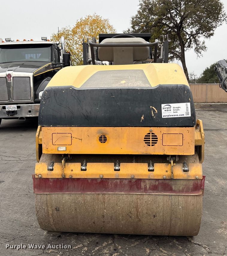 image for item EC8177 2013 Volvo DD31HF double drum vibratory roller