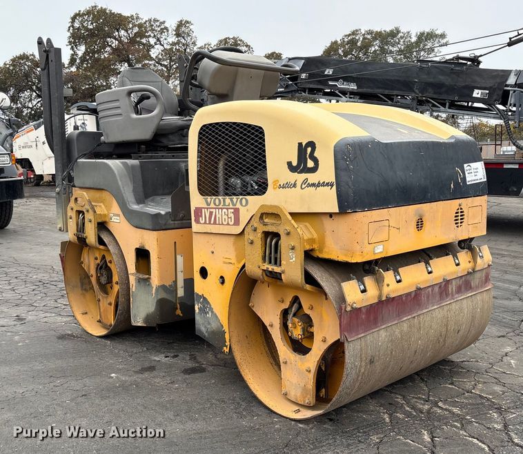 image for item EC8177 2013 Volvo DD31HF double drum vibratory roller