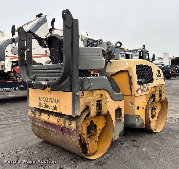 image for item EC8177 2013 Volvo DD31HF double drum vibratory roller