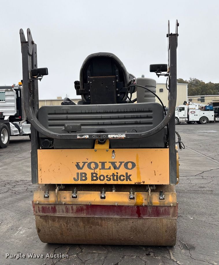 image for item EC8177 2013 Volvo DD31HF double drum vibratory roller