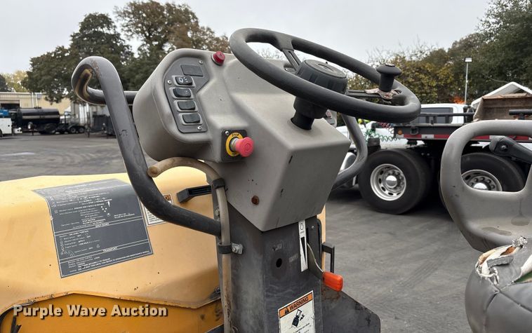 image for item EC8177 2013 Volvo DD31HF double drum vibratory roller