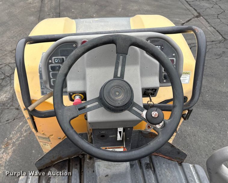 image for item EC8177 2013 Volvo DD31HF double drum vibratory roller